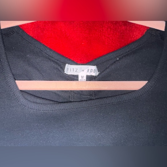 Black Short Sleeve Top/ size M Fitz & Eddi - Picture 3 of 4